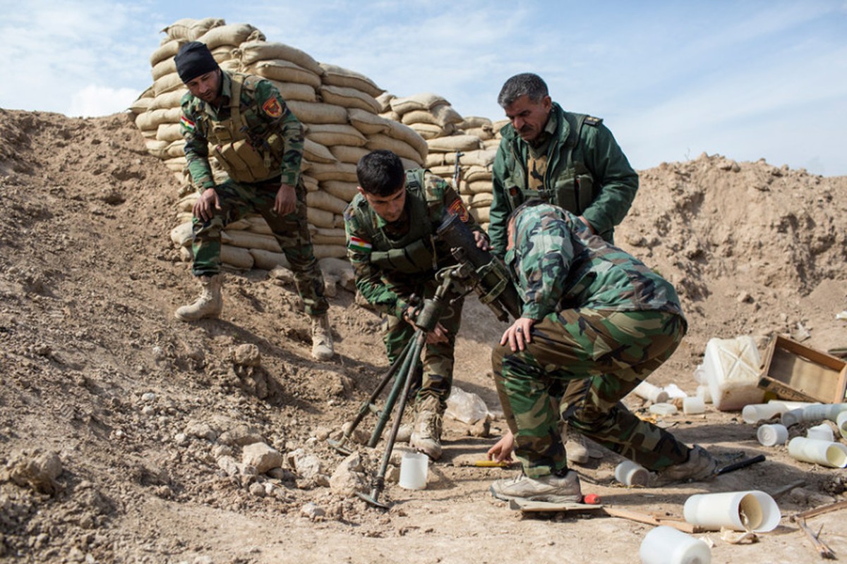 Chien binh Peshmerga tren mat tran chong phien quan IS-Hinh-2